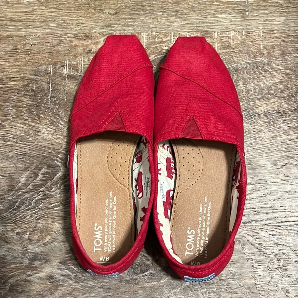 TOMS slip on shoes, size W8 - Picture 1 of 4